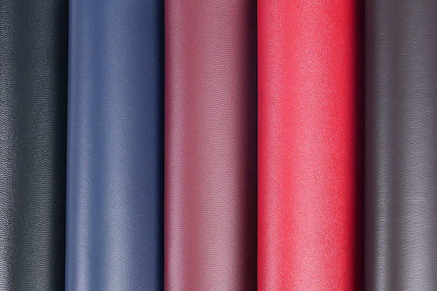 Hengittävä ryppyjä estävä synteettinen nahka kenkien päällisille